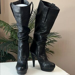 Steve Madden Sleek Black Leather Heeled Boots